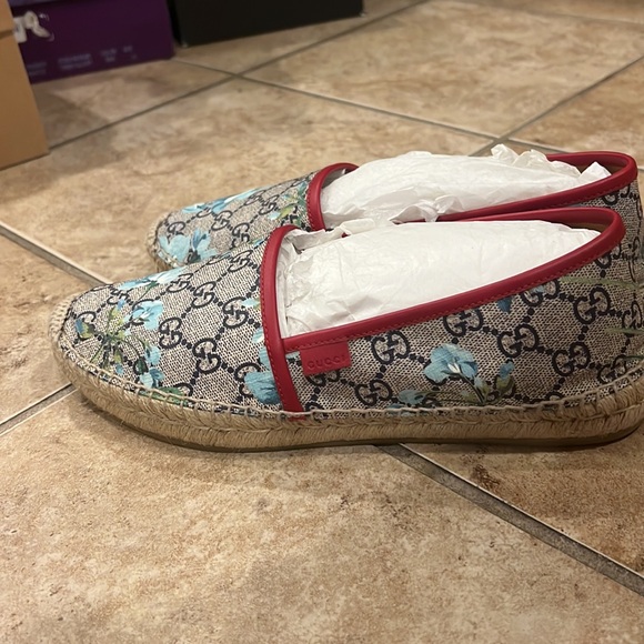 Women’s Gucci espadrilles in a size 40 (US 10) - Picture 5 of 6